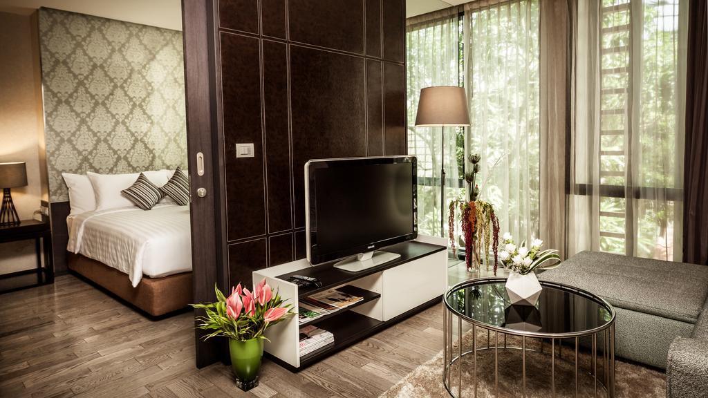 Arcadia Residence Ploenchit By Compass Hospitality Bangkok Room photo