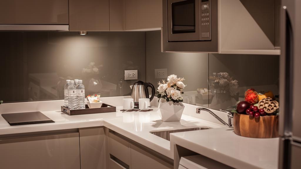 Arcadia Residence Ploenchit By Compass Hospitality Bangkok Room photo