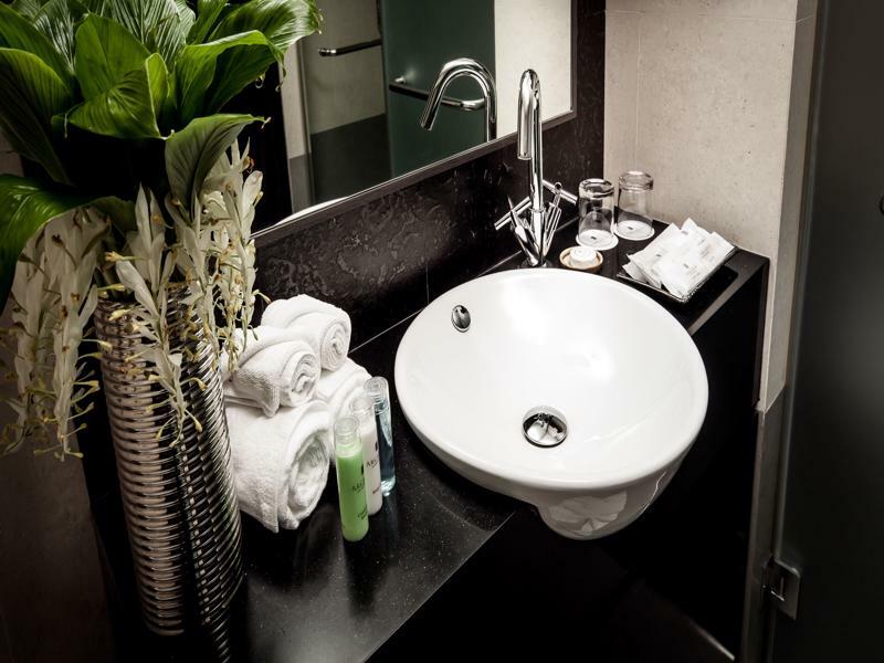 Arcadia Residence Ploenchit By Compass Hospitality Bangkok Exterior photo