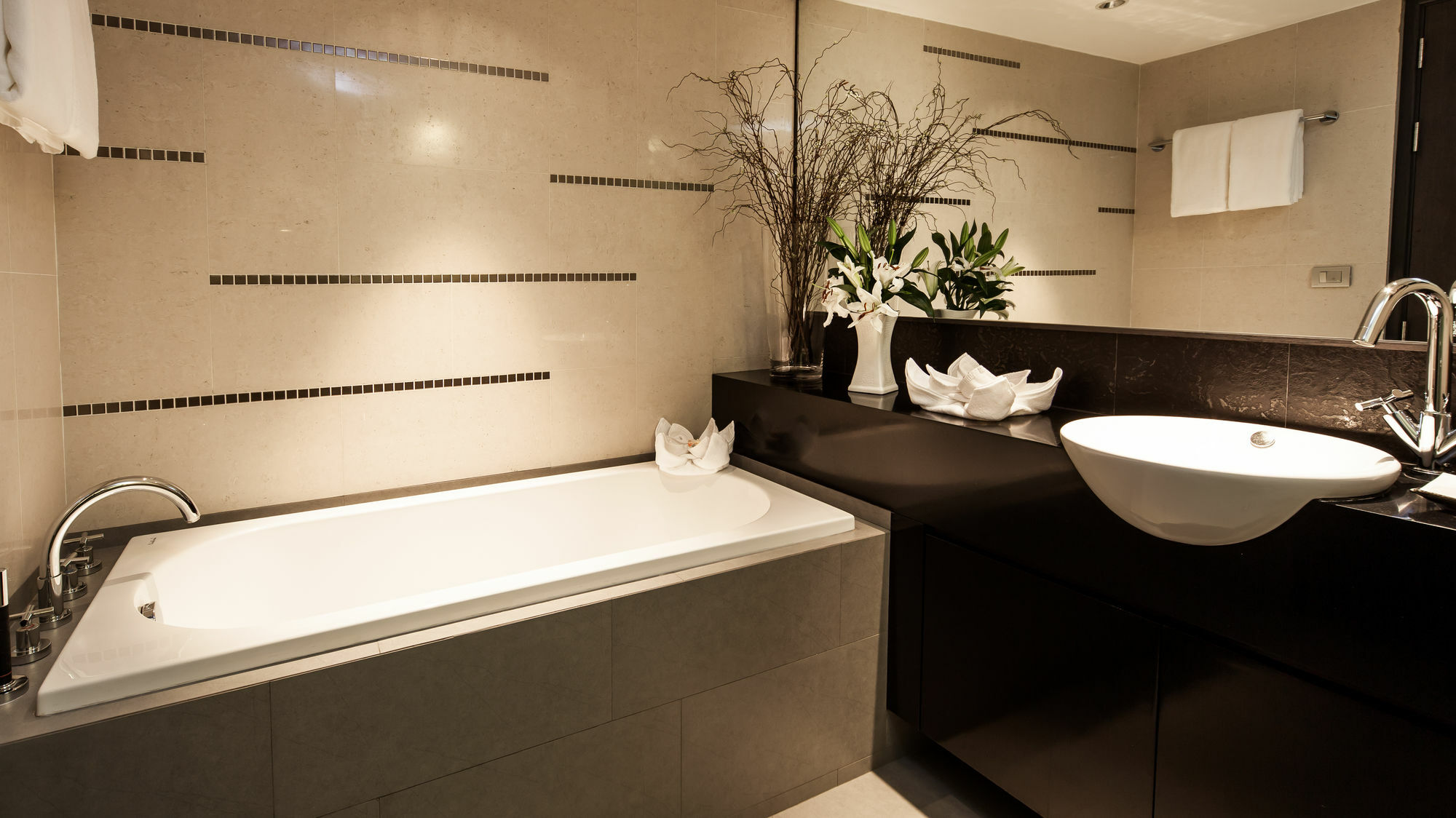 Arcadia Residence Ploenchit By Compass Hospitality Bangkok Exterior photo