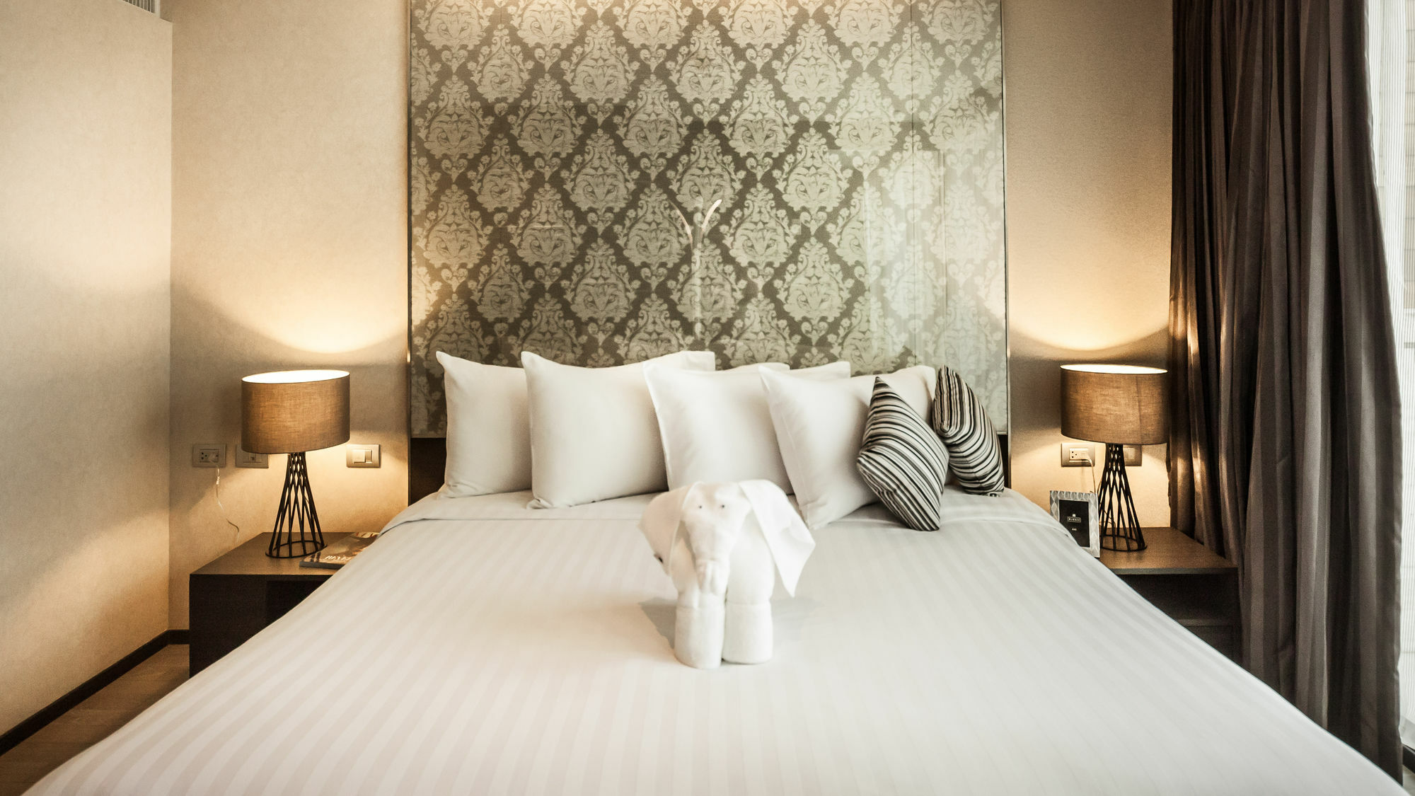 Arcadia Residence Ploenchit By Compass Hospitality Bangkok Exterior photo