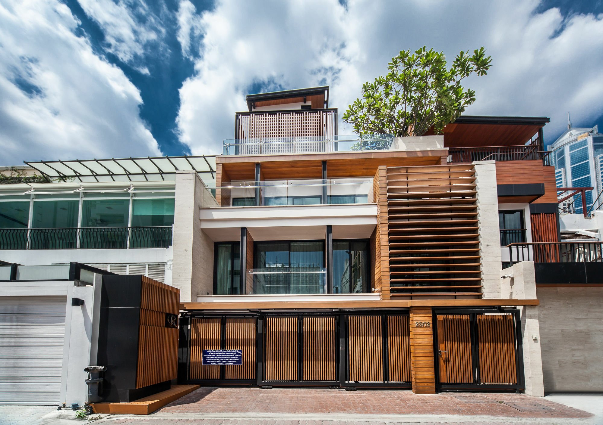 Arcadia Residence Ploenchit By Compass Hospitality Bangkok Exterior photo