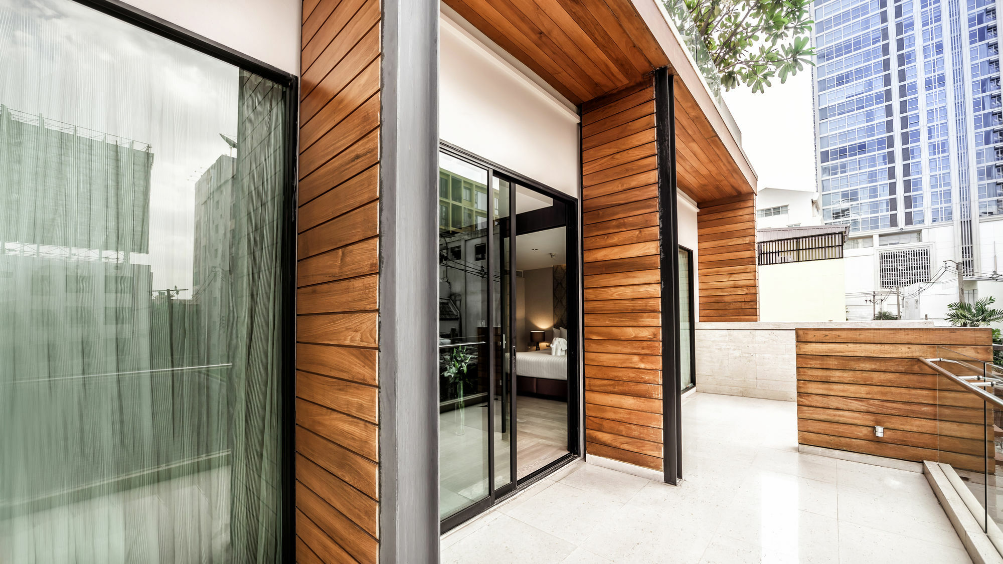 Arcadia Residence Ploenchit By Compass Hospitality Bangkok Exterior photo
